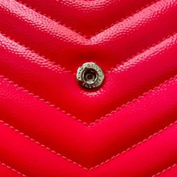 Yves Saint Laurent Wallet on Chain - Picture 5 of 11